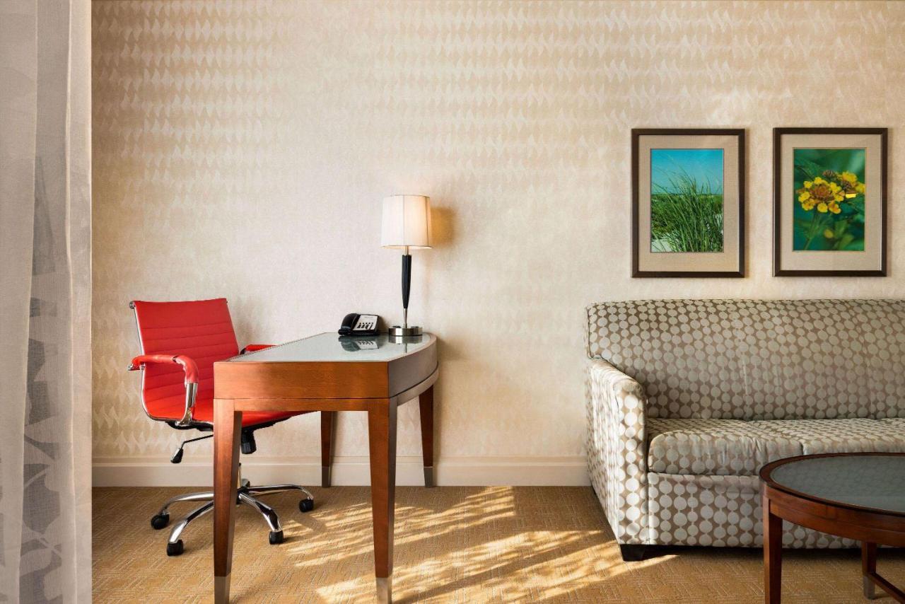 Viana Hotel And Spa, Trademark Collection By Wyndham Westbury Eksteriør billede