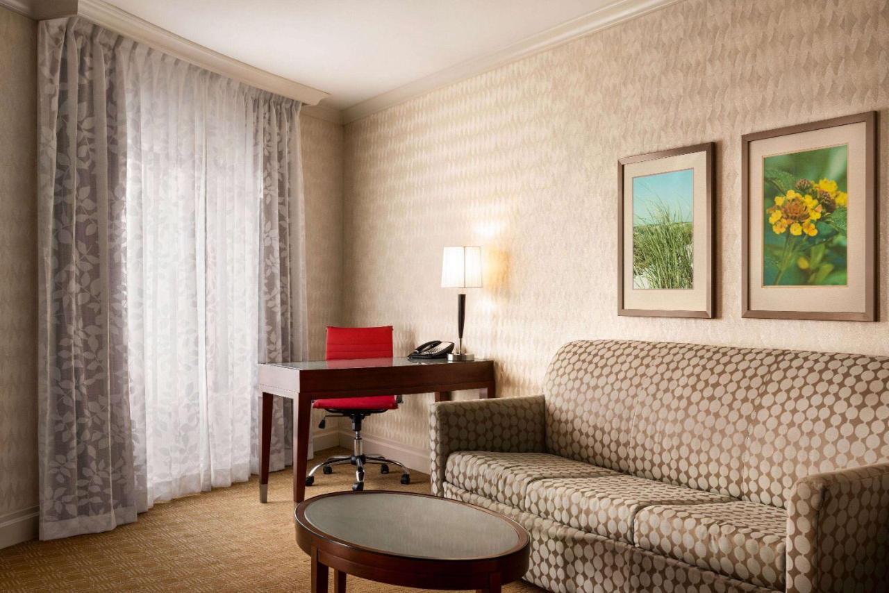 Viana Hotel And Spa, Trademark Collection By Wyndham Westbury Eksteriør billede