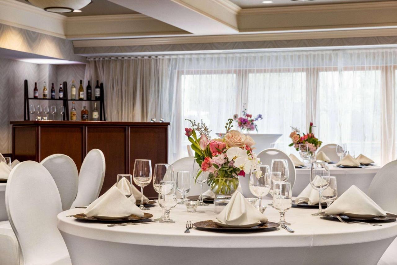 Viana Hotel And Spa, Trademark Collection By Wyndham Westbury Eksteriør billede