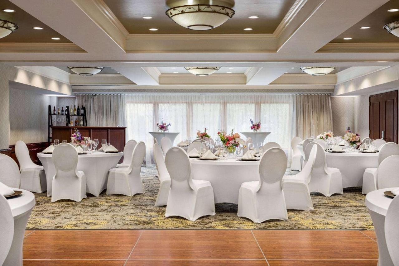 Viana Hotel And Spa, Trademark Collection By Wyndham Westbury Eksteriør billede